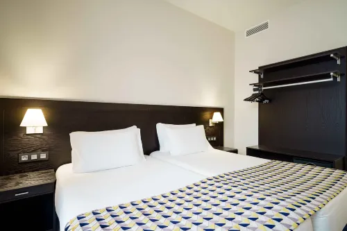 إكسي مالجا موسيوس  هوتل