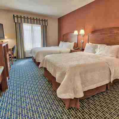 Hampton Inn & Suites Ridgecrest Rooms