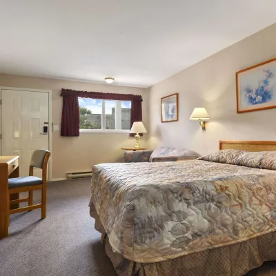 Travelodge by Wyndham Salmon Arm Hotels near Five Corners Pentecostal Church