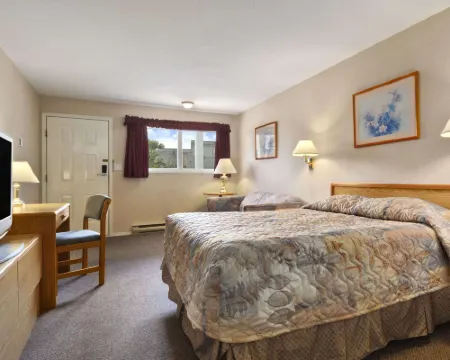 Travelodge by Wyndham Salmon Arm Hotels in Salmon Arm