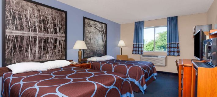 Super 8 by Wyndham Adrian Hotels in Lenawee County