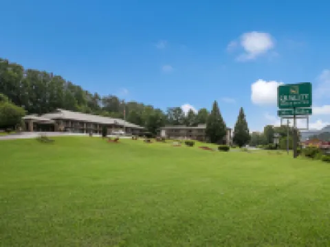 Quality Inn & Suites Mt Chalet Hotels in Rabun County