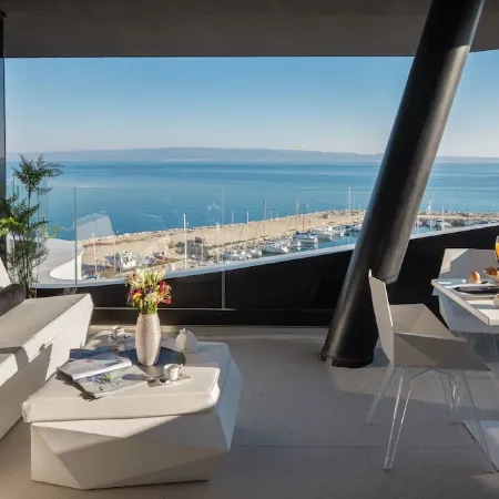 Posh Residence Luxury Suites