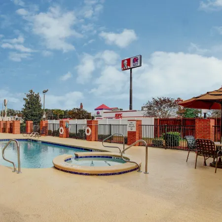 Holiday Inn Express SAVANNAH S I95 - RICHMOND HILL by IHG