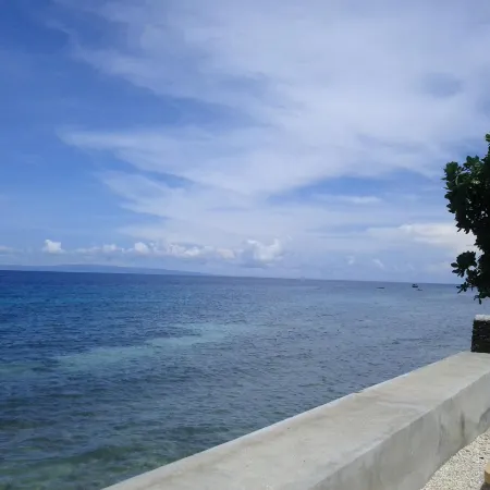 Luzmin BH - Beachfront Cottages