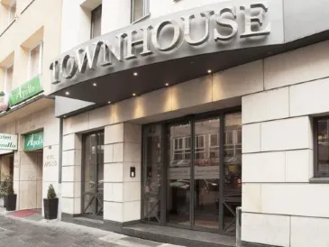 Townhouse Hotel