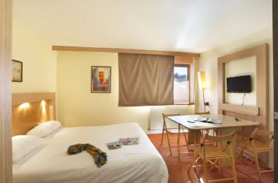 布里昂松-賽榭瓦利耶套房之家酒店