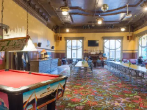 Green Tortoise Hostel Hotels near Lombard Street