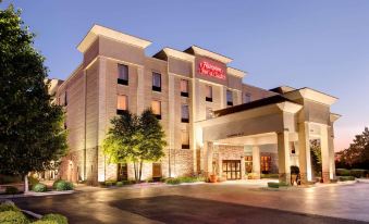 Hampton Inn & Suites Addison