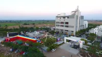 The Emerald Club ,Rajkot