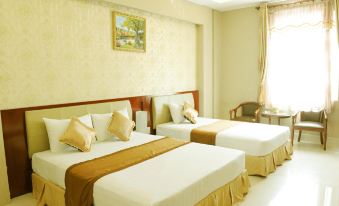 Holiday Hotel