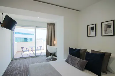 Phaedrus Living: Luxury Suite Nicosia 506 Các khách sạn gần GSP Stadium