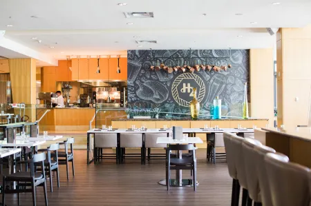 The Westin Bayshore, Vancouver Отели рядом с достопримечательностью «Плаза Наций»