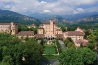 The Broadmoor Hotel berhampiran El Pomar Carriage Museum