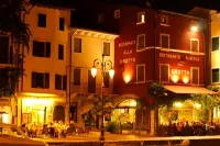 Hotel Alla Grotta Hotel in zona Lungolago di Lazise