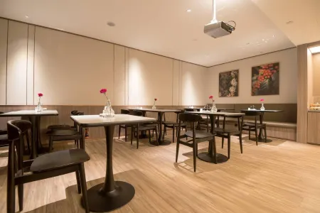 HanTing Hotel (Yulin Railway Station)