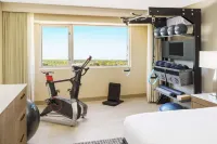 DoubleTree by Hilton Orlando Airport Hotel - Gym