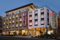 Hampton Inn and Suites Seattle/Renton