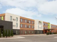Home2 Suites by Hilton - Milwaukee Airport Hotels near Milwaukee Mitchell International Airport