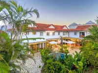 Sala Beach House - Pools