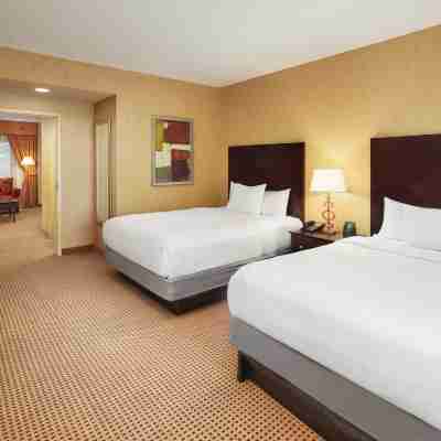 Embassy Suites by Hilton Huntsville Rooms
