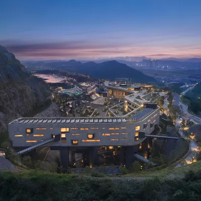 Banyan Tree Nanjing Garden Expo Hotels near Qi Xia Mountain