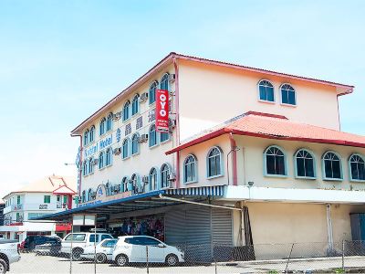 OYO 89577 Kristal Hotel