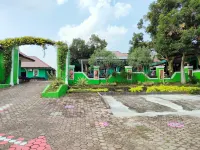 Hotel Bukit Sentabi Penembahen فنادق في Deli Serdang Regency