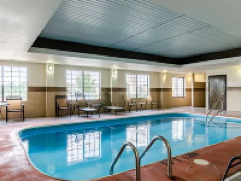 Comfort Inn & Suites Lawrence - University Area Hotels in Lawrence