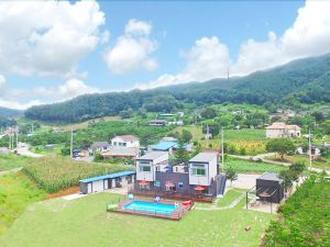 Hongcheon Neonauri Pension