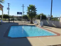 Americas Best Value Inn & Suites Hempstead - Pools