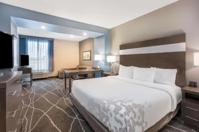 La Quinta Inn and Suites by Wyndham Houston Spring South Отели в г. Спринг