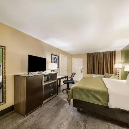 Quality Inn & Suites Garland - East Dallas
