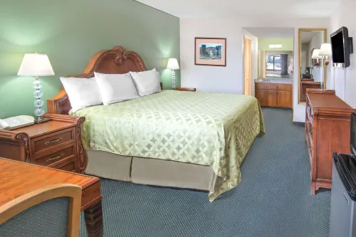 Days Inn by Wyndham Ontario Airport Hotels in Upland