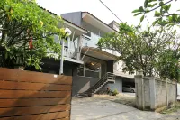 Benito Residence Hotels in North Serpong