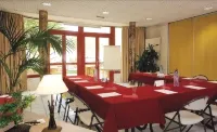 Le Médicis Hotels in Chanas