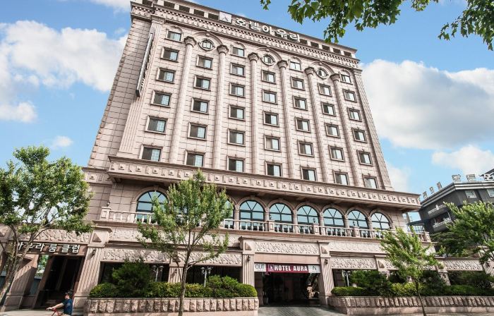 Aura Tourist Hotel