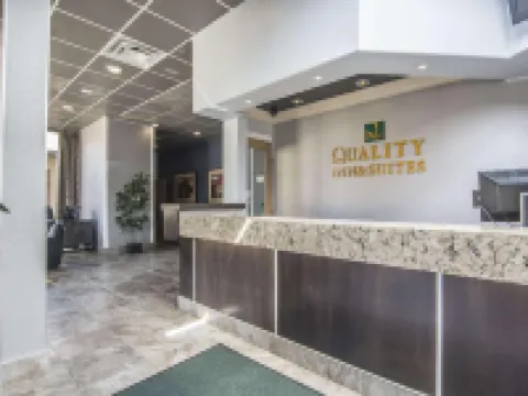 Quality Inn & Suites โรงแรมในไฮเลเวล