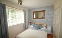 Doncaster - Boswell - Large Balcony Apartment & Parking - 2 Bedrooms - Close to Town & Racecourse エルダー・コップス周辺のホテル