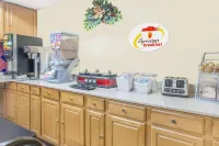 Super 8 by Wyndham Marion NC - Breakfast