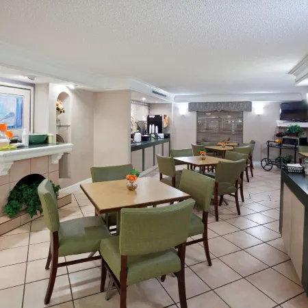 La Quinta Inn by Wyndham Omaha West