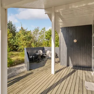 "Alethe" - 1km from the Sea