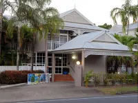 Reef Palms Motel Apartments Hotels near Esplanade