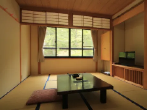 Katsurasou Hotels near Onsen-ji Temple