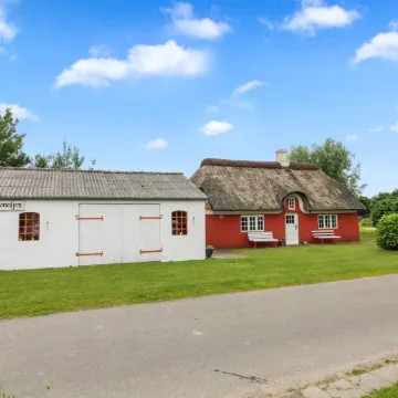 "Saarah" - 25km from the Sea