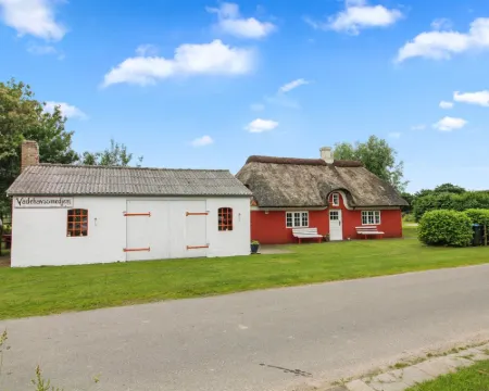 "Saarah" - 25km from the Sea Hotels in Bredebro