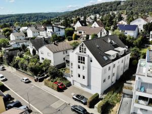 The Beverly Hills of Frankfurt in Hofheim Penthouse or Garden