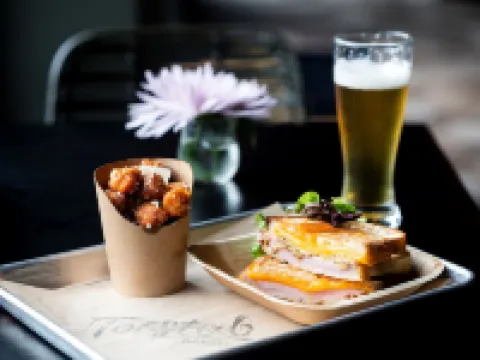 スプリングヒル・スイート・サバンナ・ダウンタウン・ダウンタウン／ヒストリック・ディストリクト サバンナのホテル