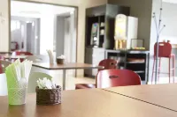 第戎克萊蒙梭議會康鉑飯店 聖阿波利奈爾住宿飯店