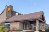 薩德伯裡溫德姆速8飯店 Lake Laurentian Conservation Area附近的飯店
